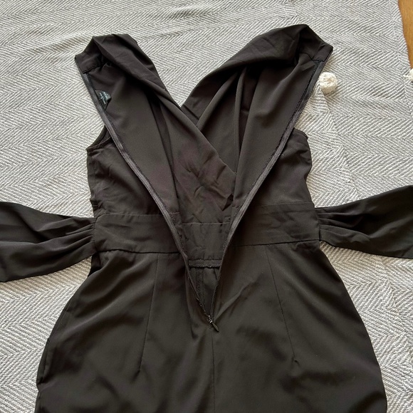 Guess ⎮ Black romper - Picture 6 of 9